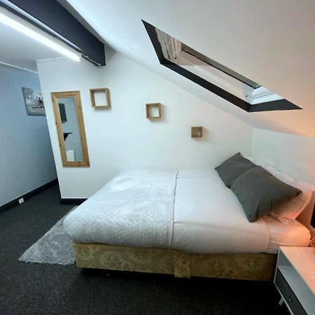 Hotel Townhouse 105 Huddersfield Exterior foto